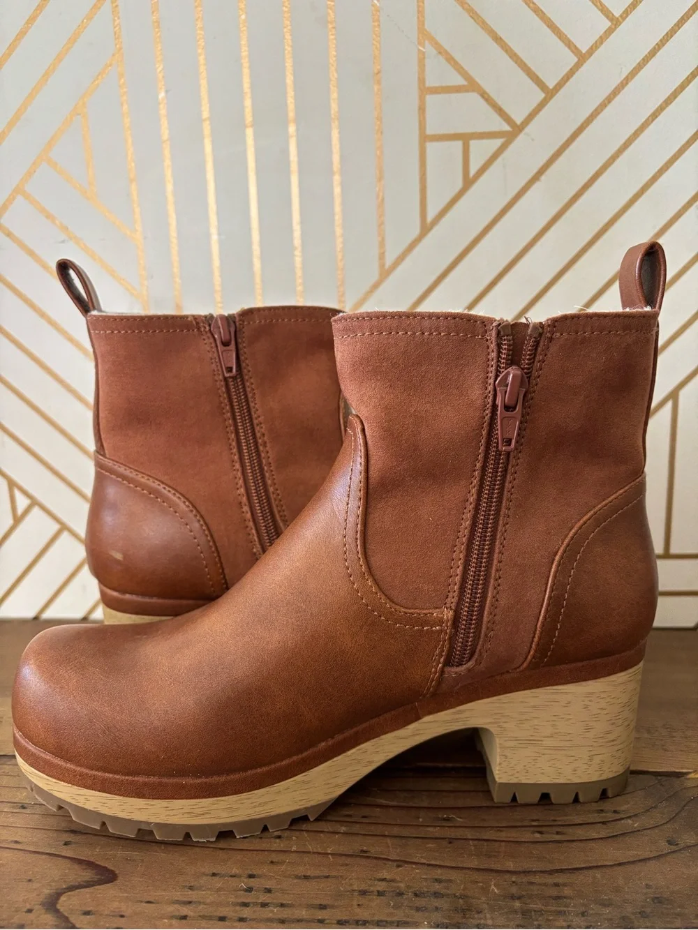 Universal Thread Tan Brown Leather Ankle Boots with Shearling Trim